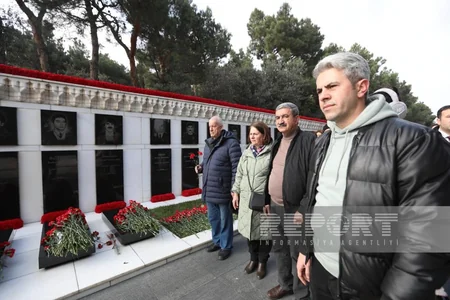 Azərbaycan xalqı şəhidlərini yad edir