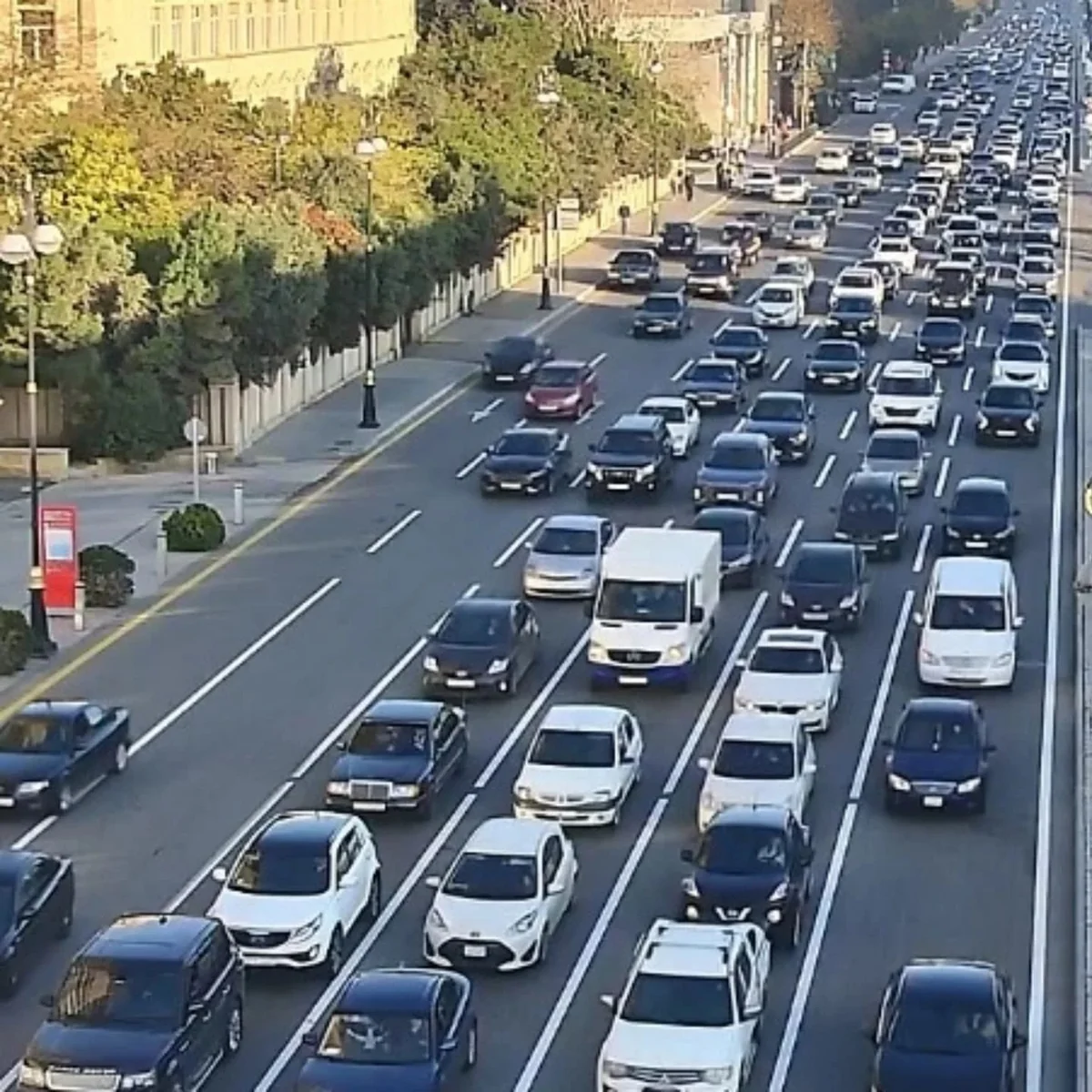 Bakının bir sıra yollarında tıxac var - SİYAHI