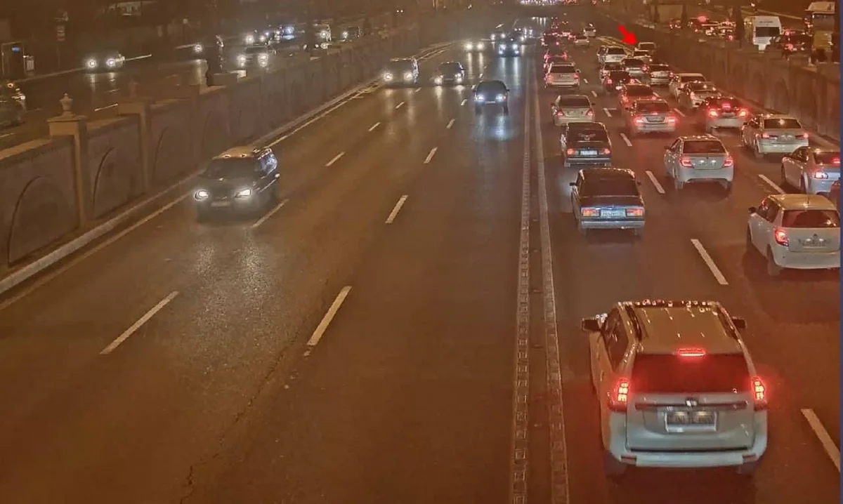 Bakının Heydər Əliyev prospektində yol qəzası baş verib