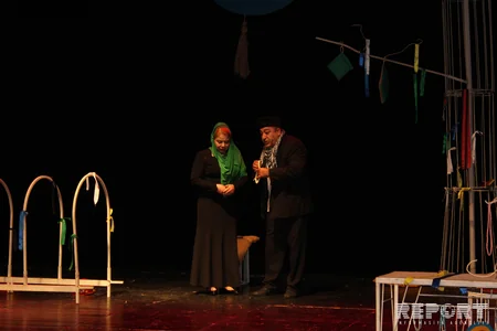 Gəncə Dövlət Dram Teatrı Tbilisidə “Dəli yığıncağı” tamaşası ilə çıxış edib - FOTO