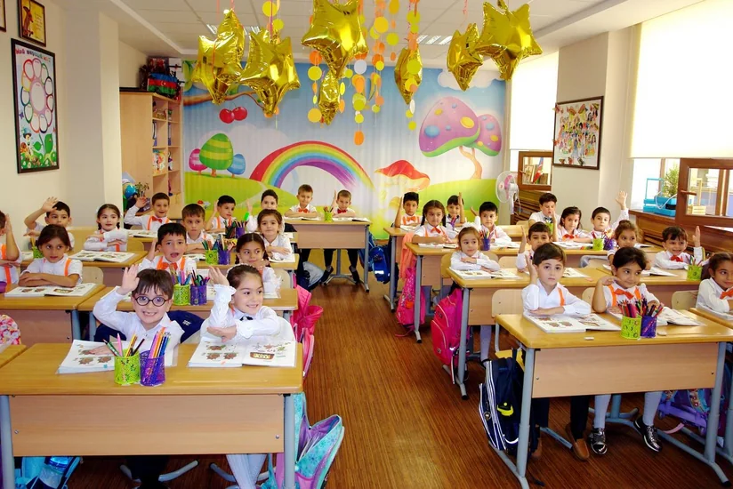 Начался II этап приема первоклассников в бакинские школы
