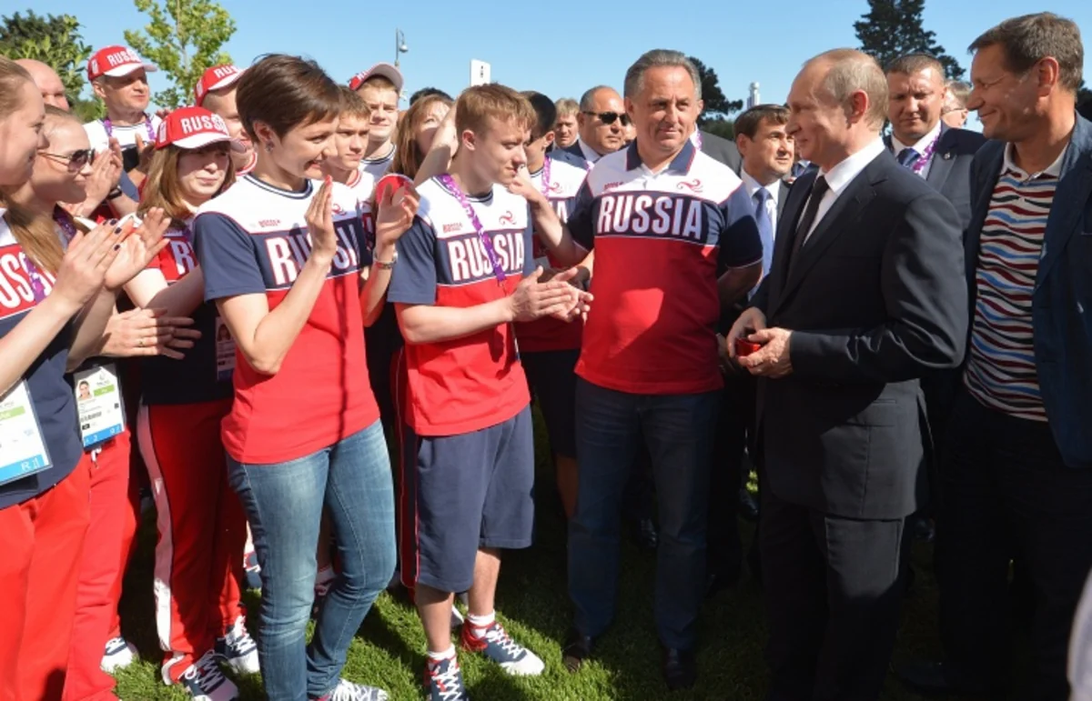​Vladimir Putin Bakıda Rusiya idmançıları ilə görüşüb