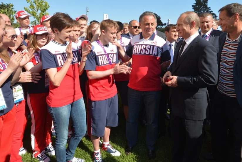 ​Vladimir Putin Bakıda Rusiya idmançıları ilə görüşüb