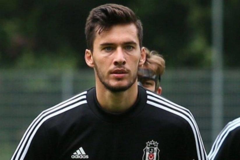 Зенит заинтересован в форварде Бешикташа