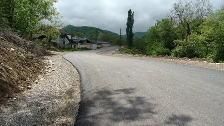 ​Qubada 4 istiqamətdə avtomobil yolları salınır -  VİDEO