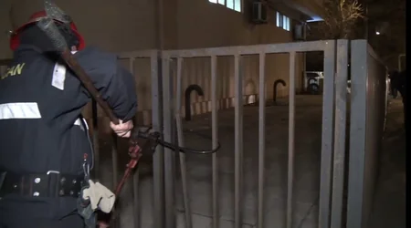 Bakıda süni maneə səbəbindən yanğın avtomobillərinin yaşayış binasına yaxınlaşa bilməməsi müəyyən edilib