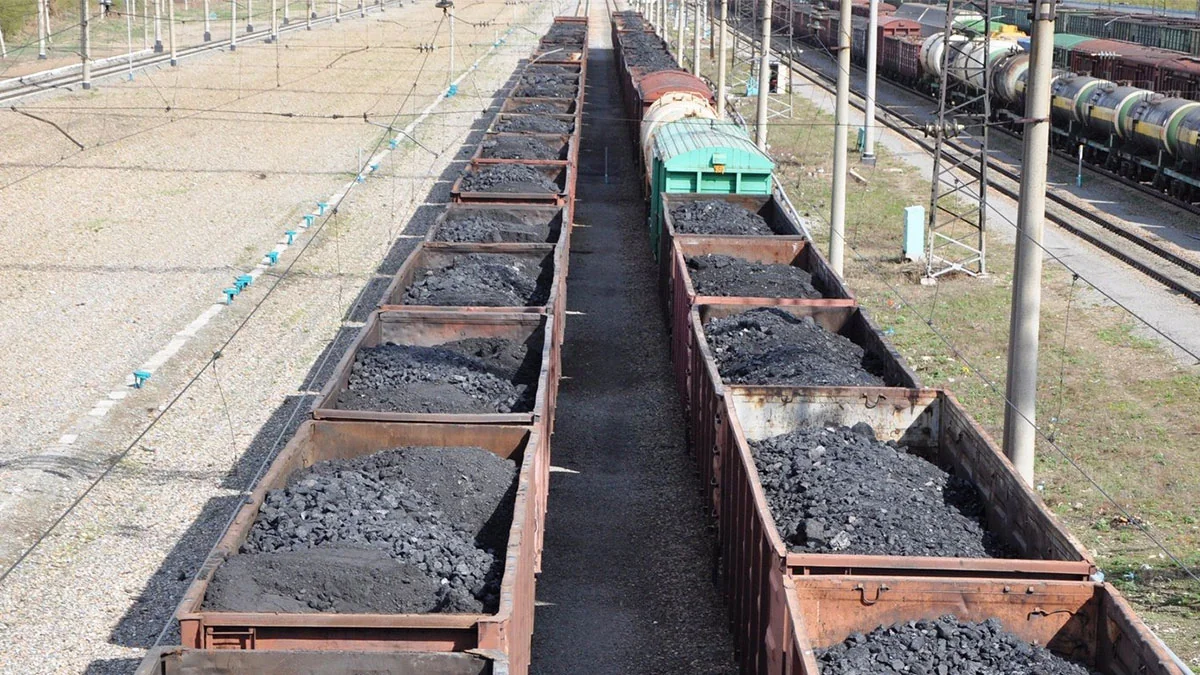 Kazakh ministry refutes blocking of wagons with coal from Russia
