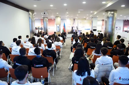 SOCAR-ın prezidenti Gənc İstedadlar Proqramına seçilmiş gənclərlə görüşüb