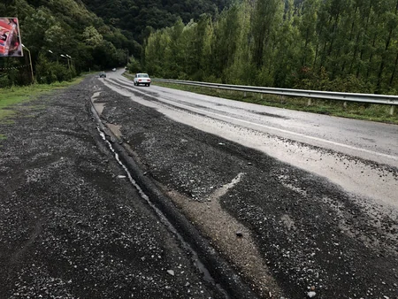 Sel suları Qəbələdə yol infrastrukturuna ziyan vurub
