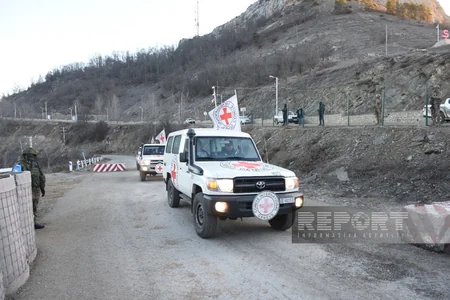 Три автомобиля МККК в очередной раз беспрепятственно проехали по Лачынской дороге в направлении Ханкенди