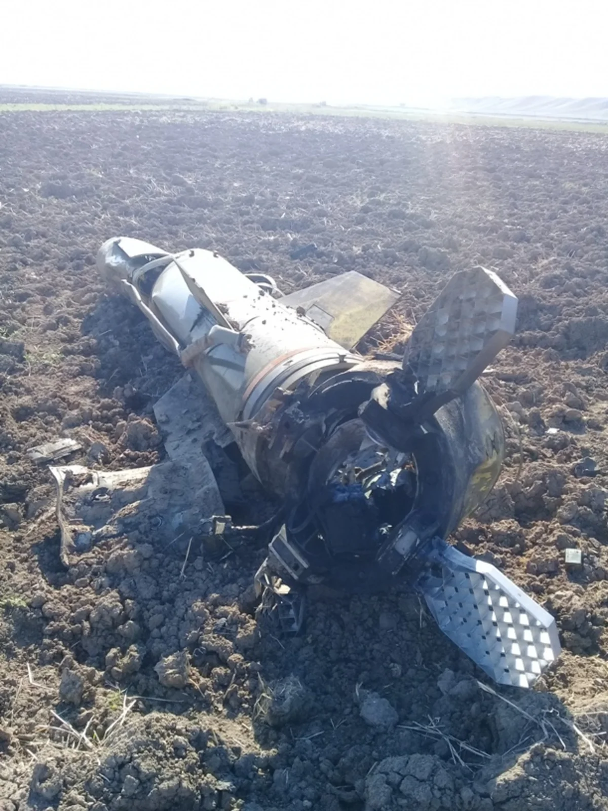 Cəbhəboyu ərazilərdə top mərmiləri və raketlər aşkarlandı