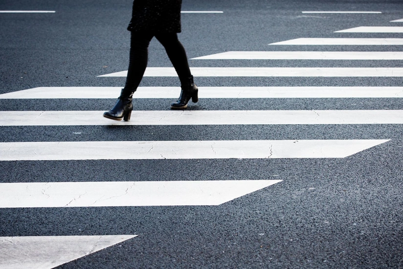 Bakıxanovda avtomobil 61 yaşlı qadını vuraraq öldürüb