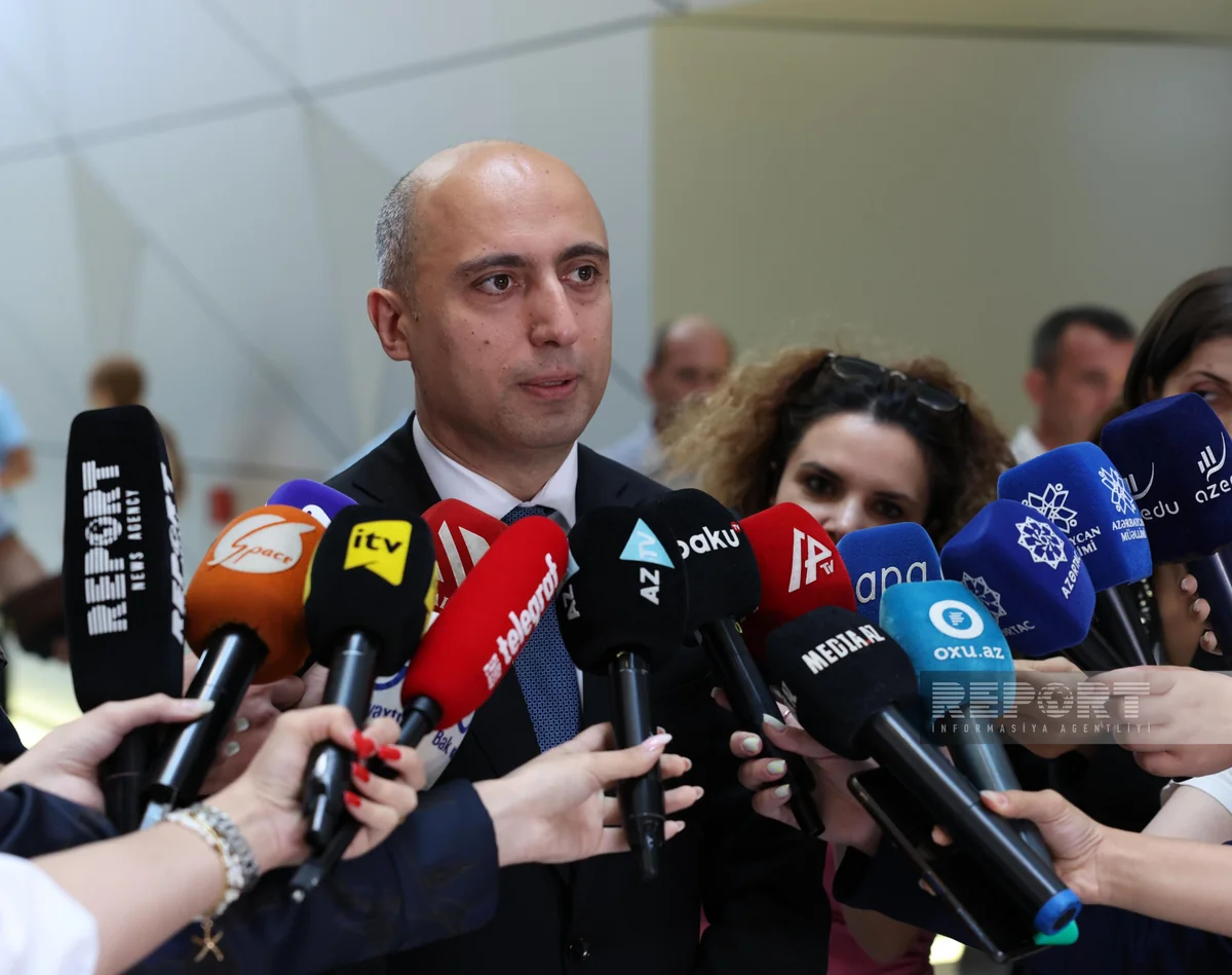 Nazir: Məktəbli formalarının dəyişəcəyi ilə bağlı qərar yoxdur