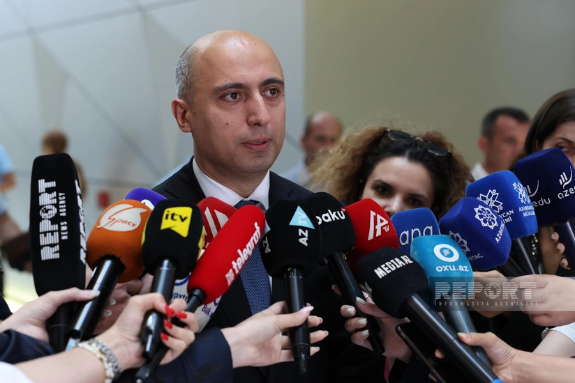 Nazir: Məktəbli formalarının dəyişəcəyi ilə bağlı qərar yoxdur