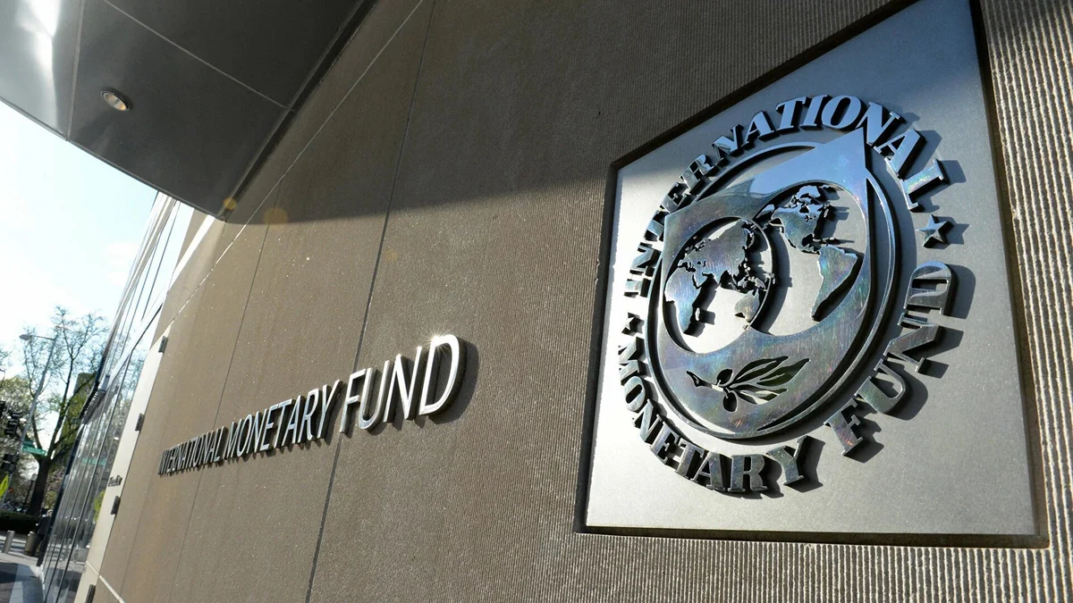 Украина получила первый транш от МВФ в размере 2,7 млрд долларов