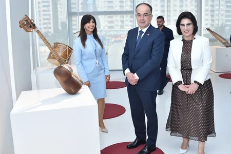 Albaniya Prezidenti və xanımı Heydər Əliyev Mərkəzi ilə tanış olublar
