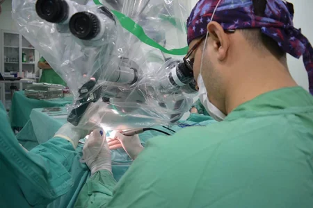 Həkim: “Eşidə bilməyən uşaqları tam sağaltmaq olur”