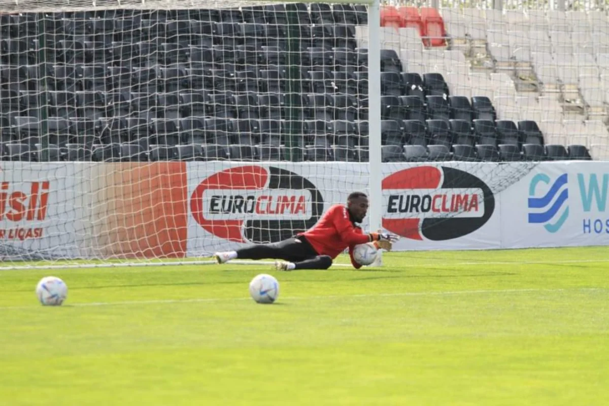 Qəbələ klubu futbolçusu ilə yollarını ayırıb