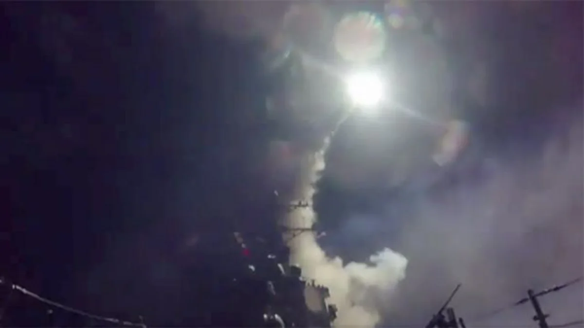 США нанесли удары по ИГИЛ с кораблей - ВИДЕО