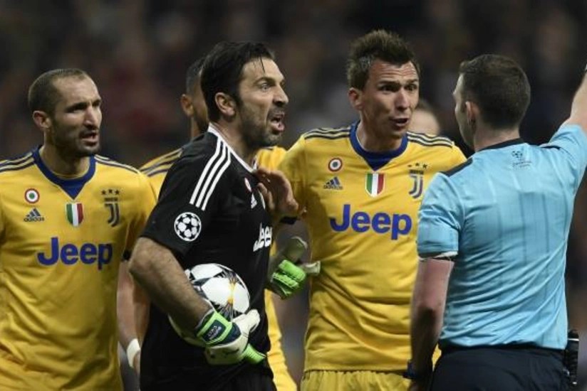 UEFA Canluici Buffona qarşı intizam işi açıb