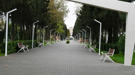 President Ilham Aliyev views conditions created at newly-reconstructed park in Baku