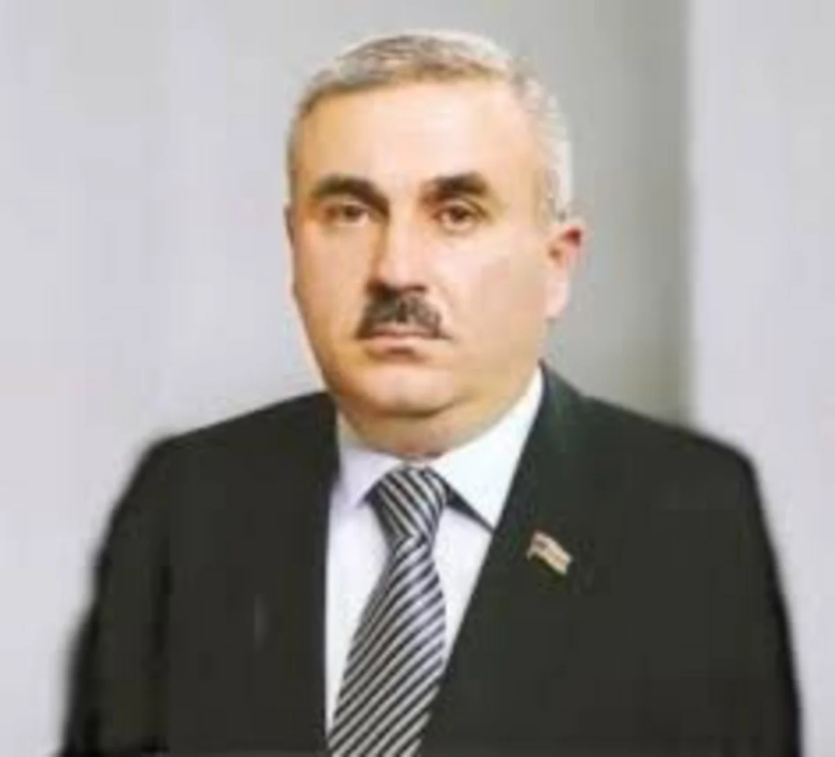 Ağır ürək əməliyyatı keçirən deputat Milli Məclisin iclasına qatılıb