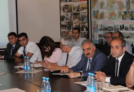 Komitə sədri: “Məhəllədaxili tikintilərdə 10-12 mərtəbəli yaşayış binalarının tətbiqi tövsiyə olunur”