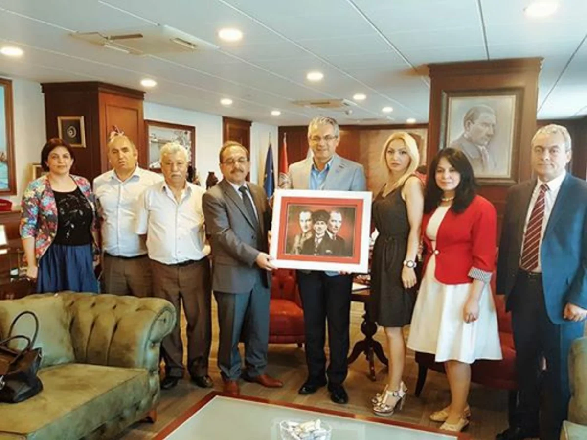 Azərbaycan diaspor rəhbəri İzmirdə bələdiyyə sədri ilə görüşüb