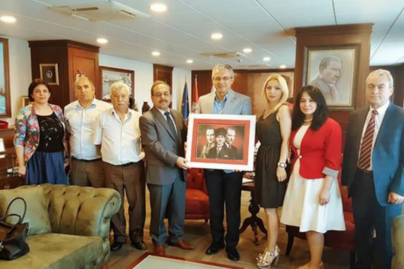 Azərbaycan diaspor rəhbəri İzmirdə bələdiyyə sədri ilə görüşüb