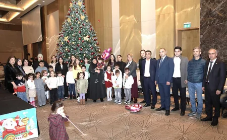 AHİK uşaqlar üçün bayram şənlikləri keçirir, sovqatlar paylayır