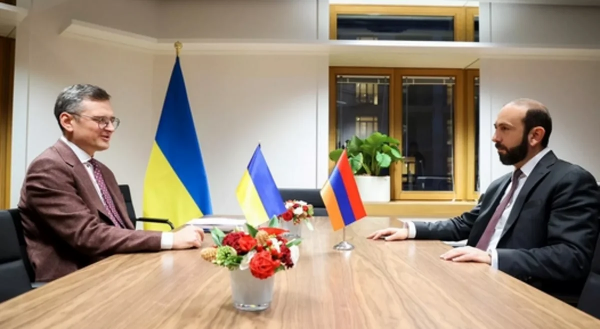 Кулеба и Мирзоян обсудили делимитацию границ между Азербайджаном и Арменией