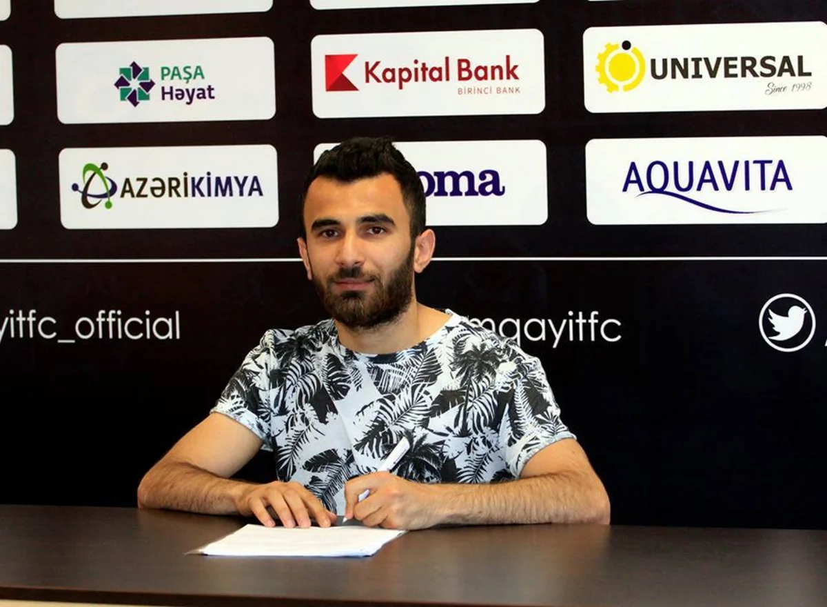 “Sumqayıt” klubu daha bir futbolçusu ilə müqavilə müddətini uzadıb
