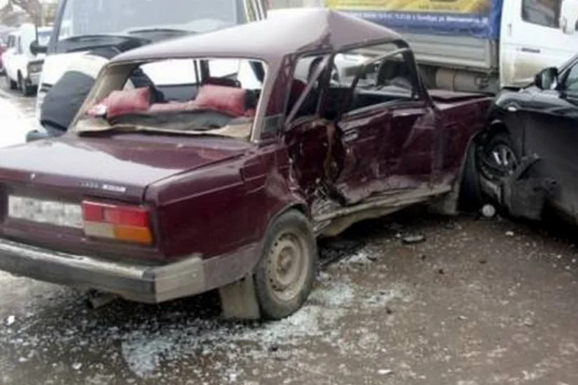 Цепная авария в Баку ​замедлила движение автомобилей