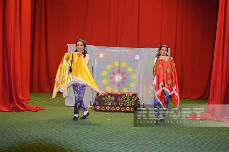 Özbəkistanın Kuğurcaq teatrı Biləsuvarda qastrol səfərində olub