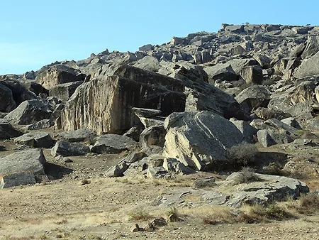 AFFA-nın təşəbbüsü ilə Azərbaycan yığması üçün Qobustan Milli Tarixi-Bədii Qoruğuna ekskursiya təşkil olunub