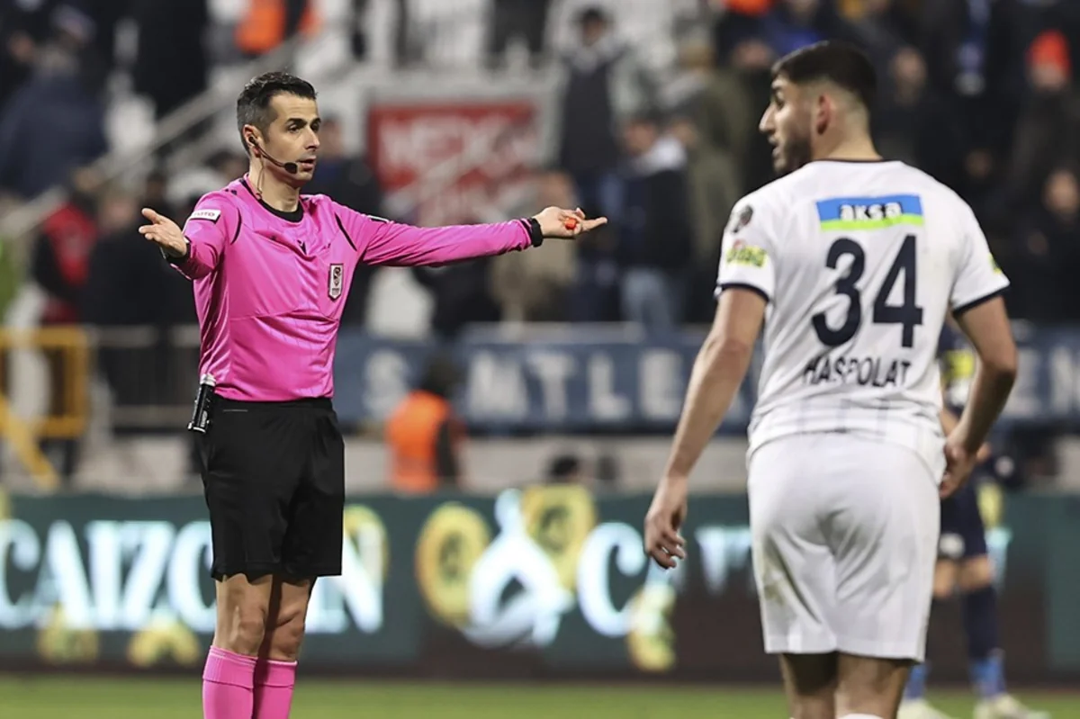 Türkiyənin məşhur futbol hakimi karyerasını bitirib