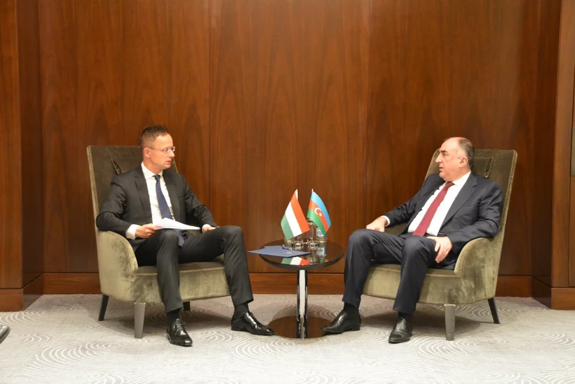 Elmar Məmmədyarov Macarıstanın xarici işlər və ticarət naziri ilə görüşüb