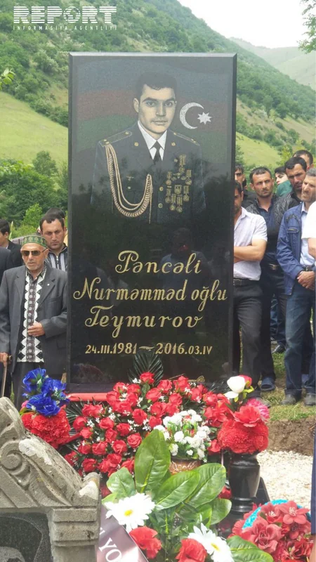 Медаль прапорщика ВС Азербайджана, павшего шехидом, вручена его семье - ФОТО