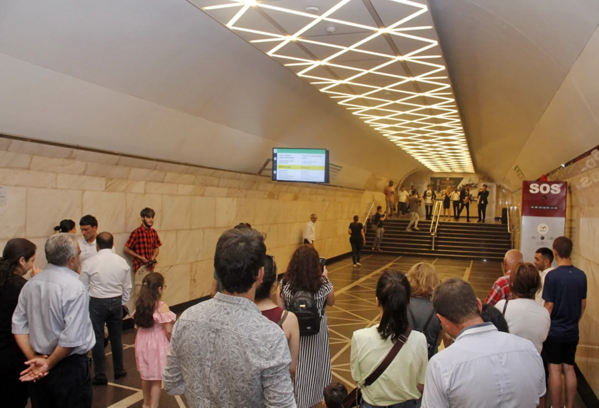 Bakı metrosunda musiqili fləşmob keçirilib