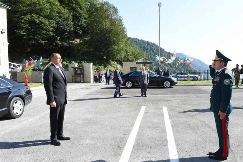 Prezident İlham Əliyev Şəkidə “Laza” sərhəd zastavasında yaradılan şəraitlə tanış olub