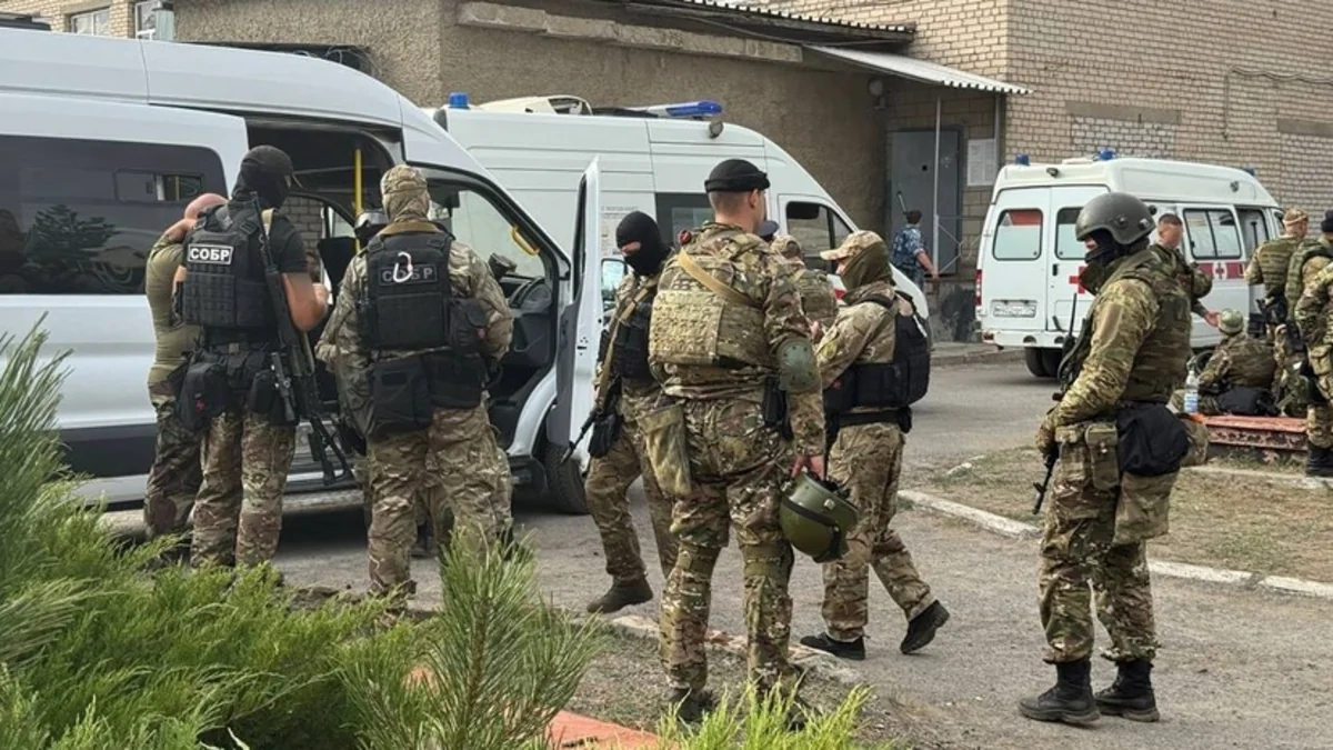 Investigators interrogate Russian prison staff, inmates over deadly hostage situation