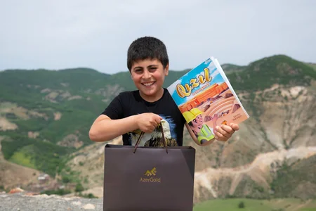 “AzerGold” Daşkəsəndə uşaqlar üçün növbəti “Kitab sovqatı” aksiyası keçirib