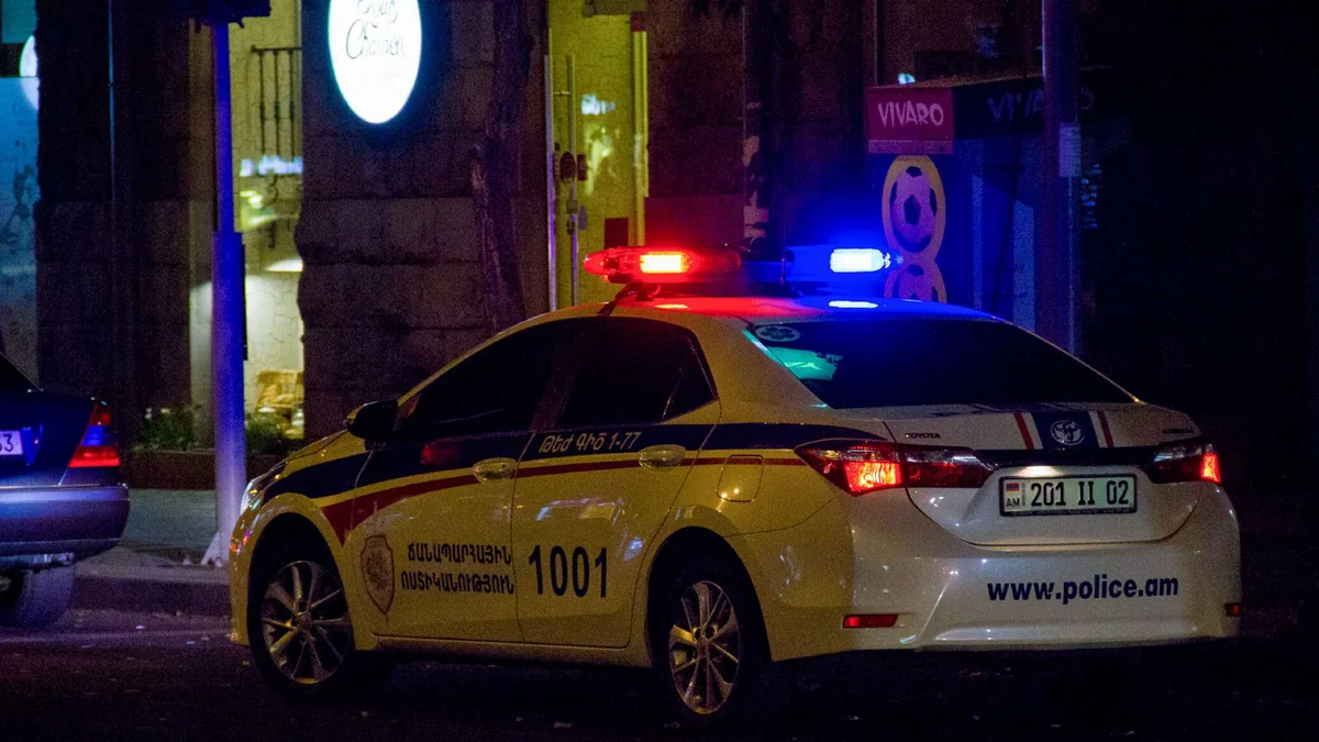Azərbaycan bayrağını yandıran erməni vandalı polisə aparılıb, cinayət işi başlanıb