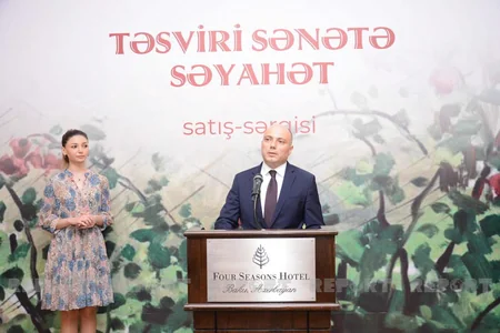 “Təsviri sənətə səyahət” adlı satış-sərginin açılış mərasimi olub