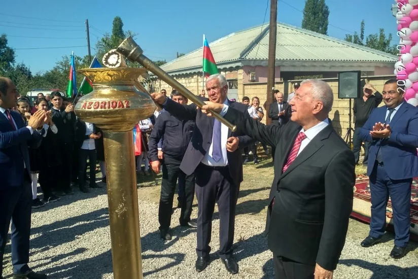 Xaçmazda üç kəndə təbii qaz verilib