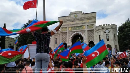 В Стамбуле прошла акция в поддержку Азербайджана 