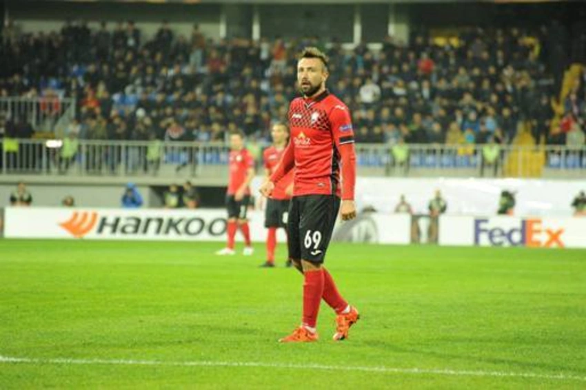 Qəbələnin hücumçusu keçmiş klubunu məhkəməyə verib
