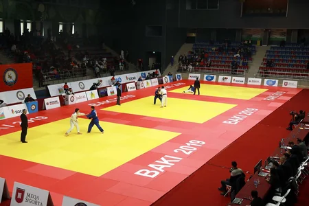 Gənc cüdoçular arasında Azərbaycan birinciliyinin ilk qalibləri müəyyənləşib