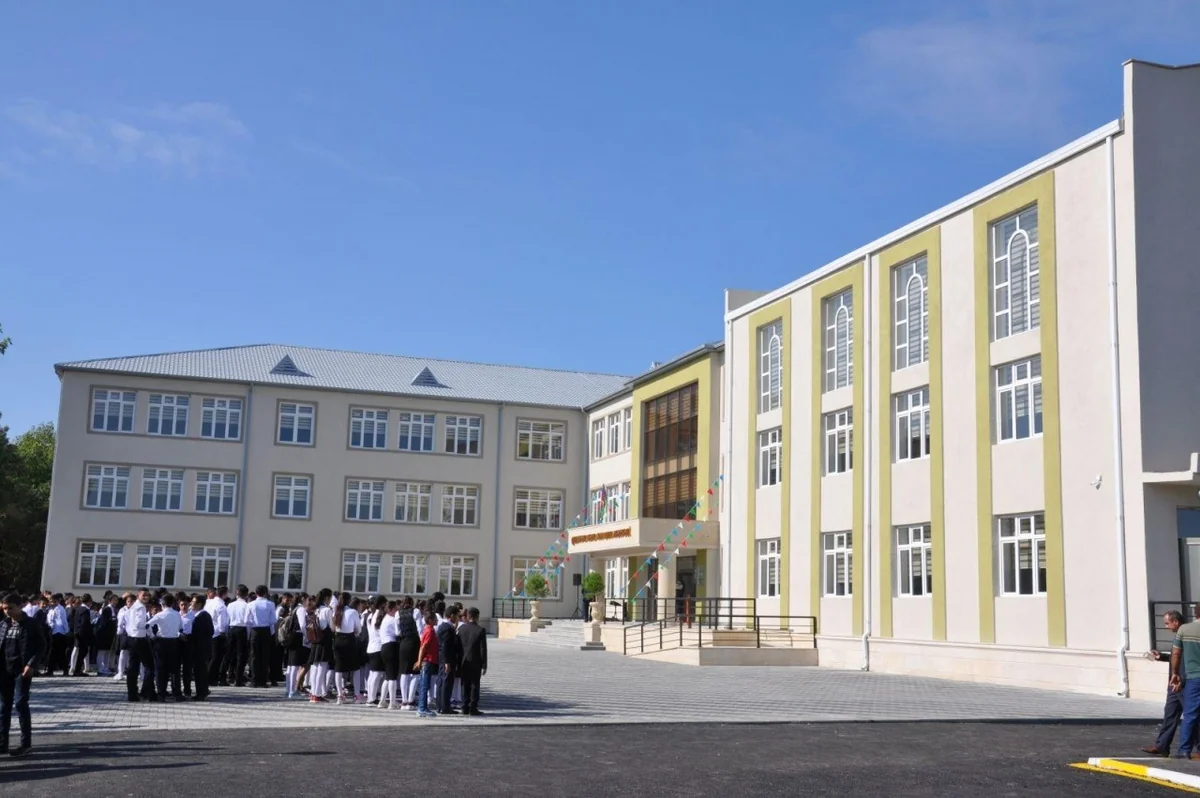 Bakıda 166 məktəb Milli Qəhrəman və şəhid adı daşıyır