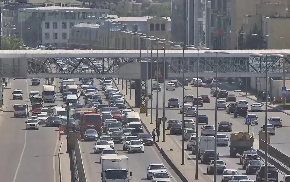 Bakıda qəza baş verib, sıxlıq yaranıb